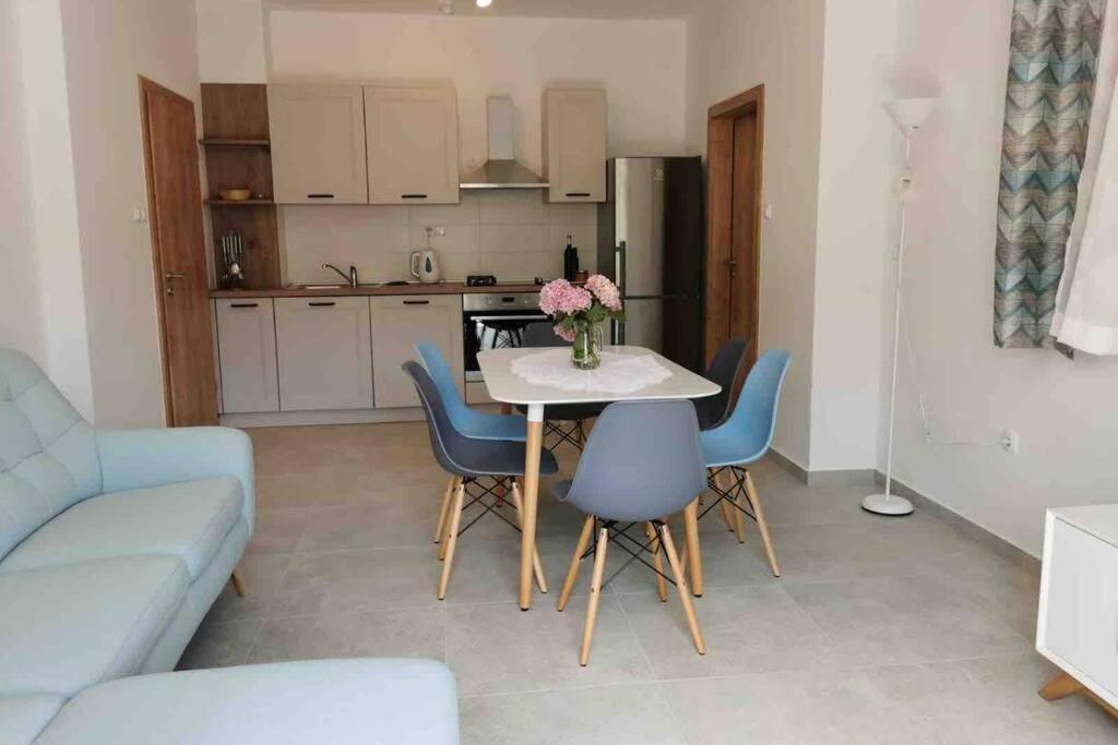 Deluxe Apartman “ Koromacna” Kneza Exteriör bild